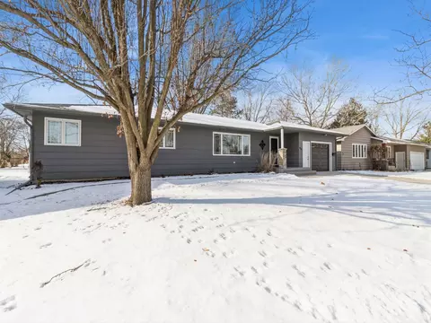 825 Park Ave, Story City, IA 50248