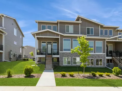 171 NW Prescott Ln, Grimes, IA 50111