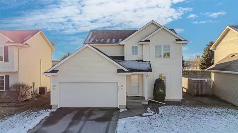 9426 Red Sunset Dr, West Des Moines, IA 50266