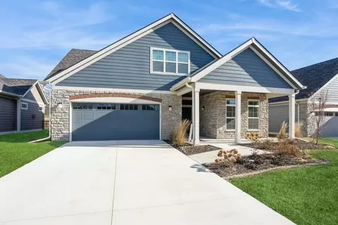 9926 Alexander Cir, West Des Moines, IA 50266