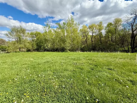 5023 160th St, Urbandale, IA 50323
