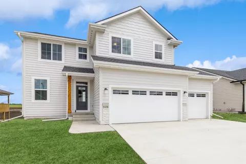 506 NE 58th St, Ankeny, IA 50021