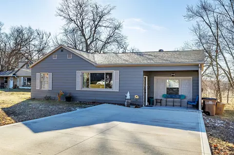 1312 Locust St, West Des Moines, IA 50265