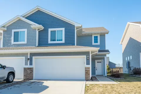 213 Pin Oak Ct, Norwalk, IA 50211