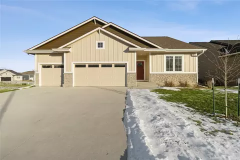 1009 W Trace Pl, Polk City, IA 50226