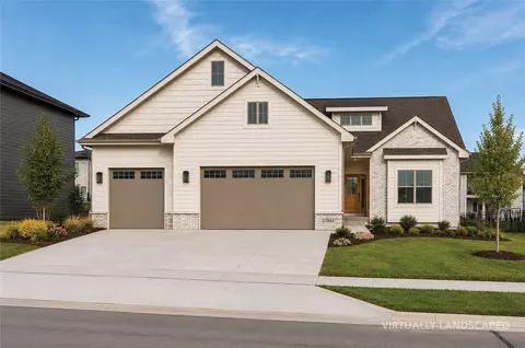 17621 Hammontree Dr, Clive, IA 50325