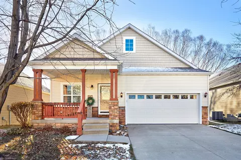 9110 Aster Dr, West Des Moines, IA 50266