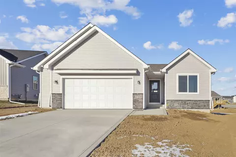 2733 Pilgrim Dr SW, Altoona, IA 50009