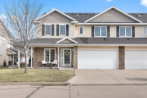 2715 NW 154th Ct, Clive, IA 50325
