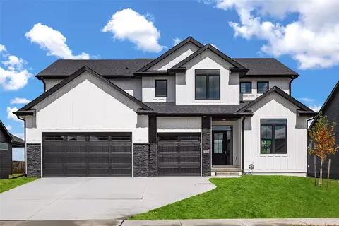 305 NW Ashley Ave, Waukee, IA 50263