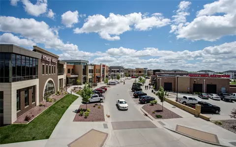 212 SW 18th St, Ankeny, IA 50023