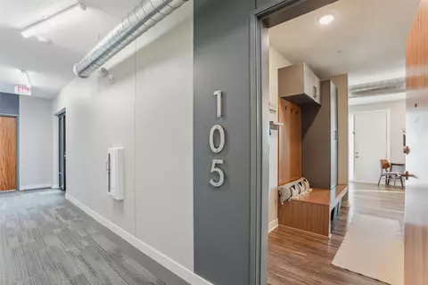 400 SW 7th St #105, Des Moines, IA 50309