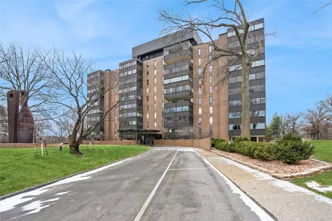3131 Fleur Dr #404, Des Moines, IA 50321