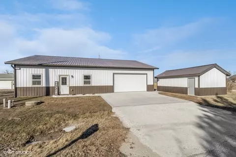 57 Long St, Patterson, IA 50218