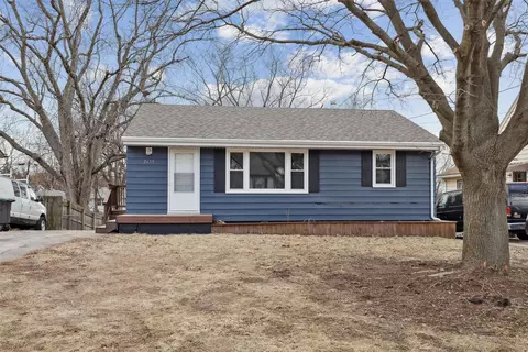 2635 Morton Ave, Des Moines, IA 50317