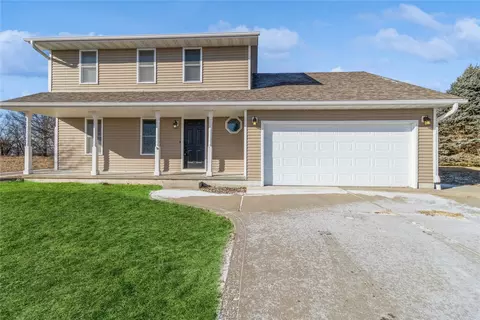 1215 S G St, Indianola, IA 50125