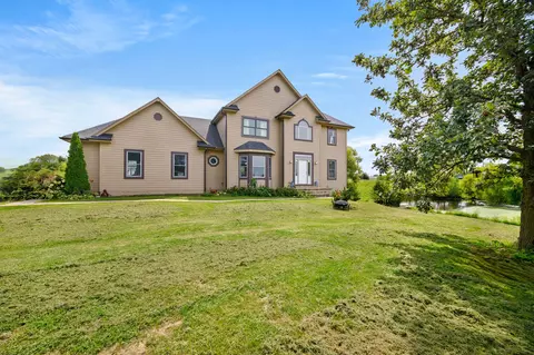 7743 43rd Ave, Prole, IA 50229
