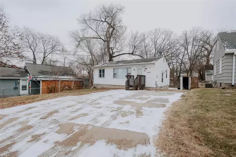 3403 Thompson Ave, Des Moines, IA 50317
