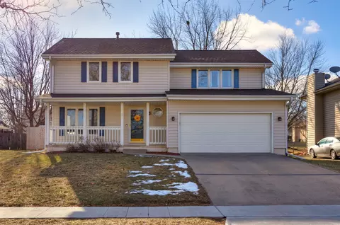 4620 Bel Aire Rd, Des Moines, IA 50310