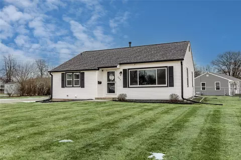 302 E 15th St N, Newton, IA 50208