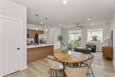 220 NW Waverly Dr, Waukee, IA 50263