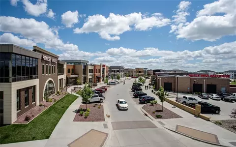 302 SW 18th St, Ankeny, IA 50023