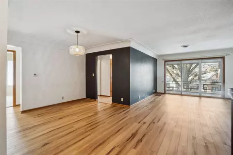 4225 Grand Ave #8, Des Moines, IA 50312