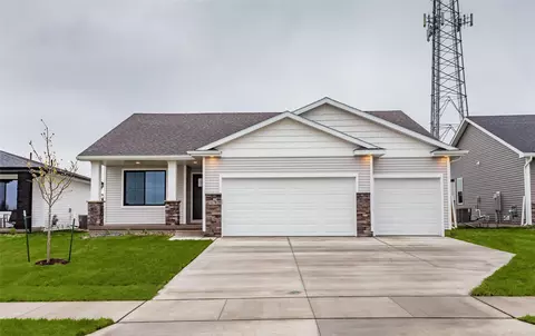 1178 NW Petersen Dr, Waukee, IA 50263