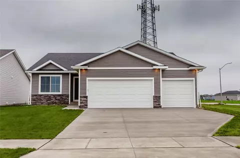 1186 NW Petersen Dr, Waukee, IA 50263