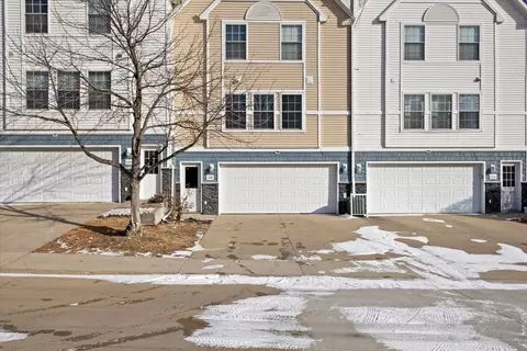1108 SE Village View Ln, Ankeny, IA 50021