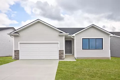 1105 Featherstone Ave NE, Bondurant, IA 50035