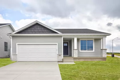 1101 Featherstone Ave NE, Bondurant, IA 50035