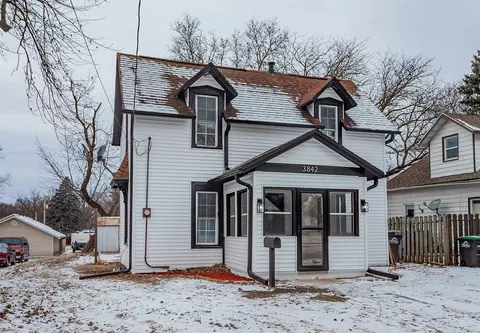 3842 12th St, Des Moines, IA 50313