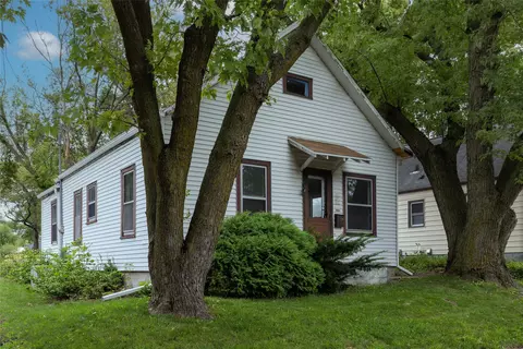 3005 Cornell St, Des Moines, IA 50313