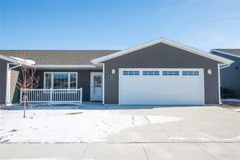 179 Hummingbird Ct N #7, Independence, IA 50644
