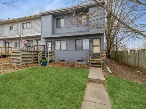 1435 S 5th St #6, Carlisle, IA 50047