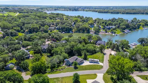 5200 Perry Pt, Panora, IA 50216