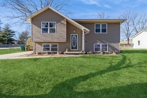 805 Redwood Dr, Norwalk, IA 50211