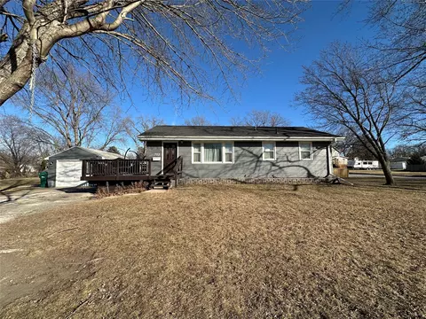 703 N 3rd Ave, Winterset, IA 50273