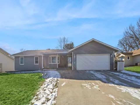 9716 Horton Ave, Urbandale, IA 50322