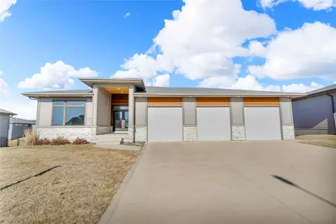 5212 NW 10th St, Ankeny, IA 50023