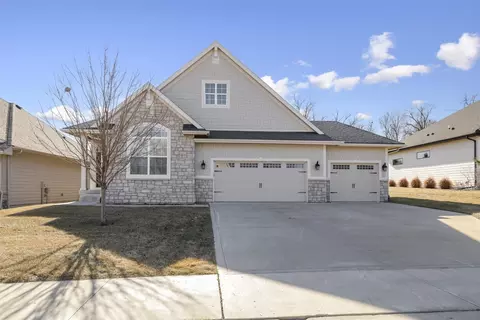 14440 Holcomb Ave, Urbandale, IA 50323