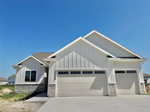3008 NW Beechwood Ct, Ankeny, IA 50023