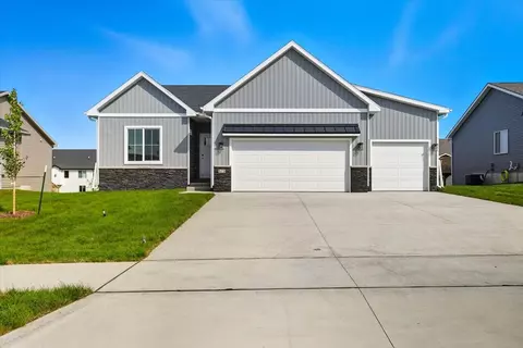 575 NW Prairie Rose Ln, Waukee, IA 50263