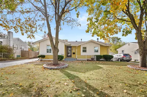 3819 Glen Ellen Dr, Des Moines, IA 50317
