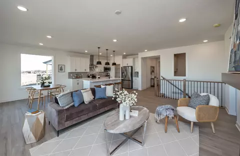 8925 Hickory Dr, Urbandale, IA 50322