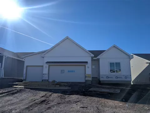 1750 Tuscany Dr SE, Altoona, IA 50009