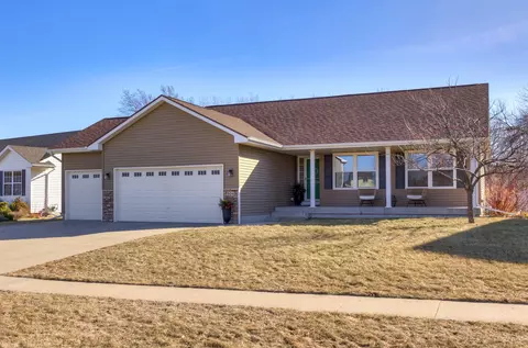 504 NW 8th St, Grimes, IA 50111