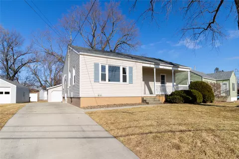 5719 Lincoln Ave, Des Moines, IA 50310