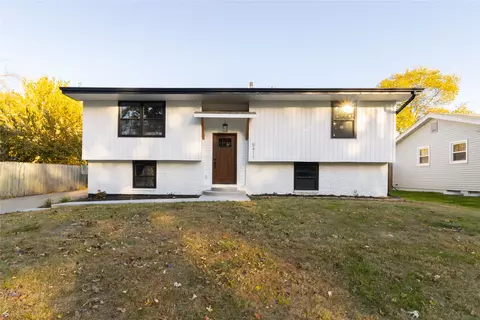 5411 SE 7th St, Des Moines, IA 50315